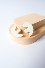 Cargar imagen en el visor de la galería, LOS "MALALA BIG" EN BEIS (Colección Permanente)