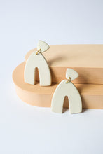 Cargar imagen en el visor de la galería, LOS "COCO" EN BEIS (Colección Permanente)