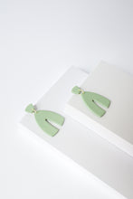 Cargar imagen en el visor de la galería, LOS "COCO" EN VERDE CLARO (Colección Permanente)