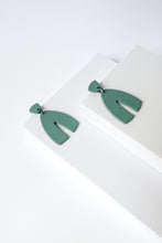 Cargar imagen en el visor de la galería, LOS "COCO" EN VERDE OSCURO (Colección Permanente)