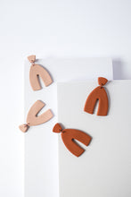 Cargar imagen en el visor de la galería, LOS "COCO" EN ROSA (Colección Permanente)