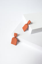 Cargar imagen en el visor de la galería, LOS "HEDY" EN TERRACOTA (Colección Permanente)