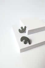 Cargar imagen en el visor de la galería, LOS "MALALA BIG" EN GRIS (Colección Permanente)